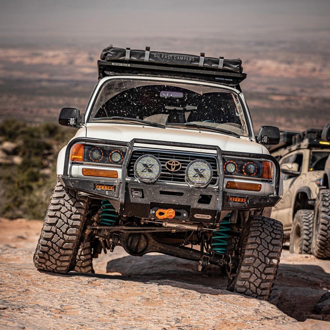 Toyota Land Cruiser FJ80 03
